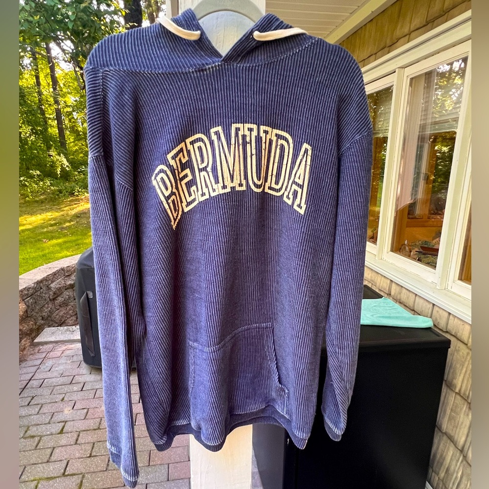 Navy Blue Vineyard Crew BERMUDA Hooded Hoodie Sweatshirt. Size Large.